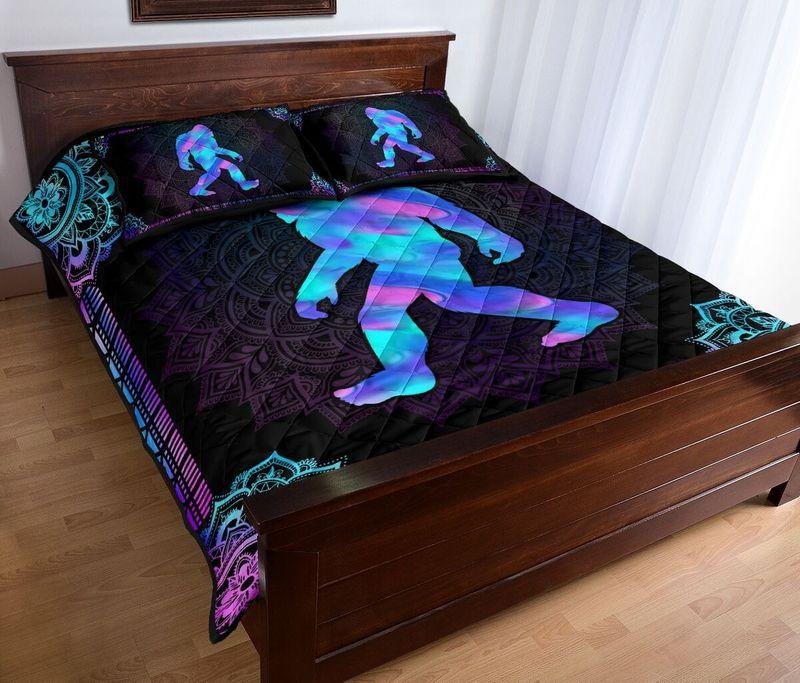 Awesome Hoodied Treble Clef And Hummingbirds Quilt Bed Set Big Foot HDQ020